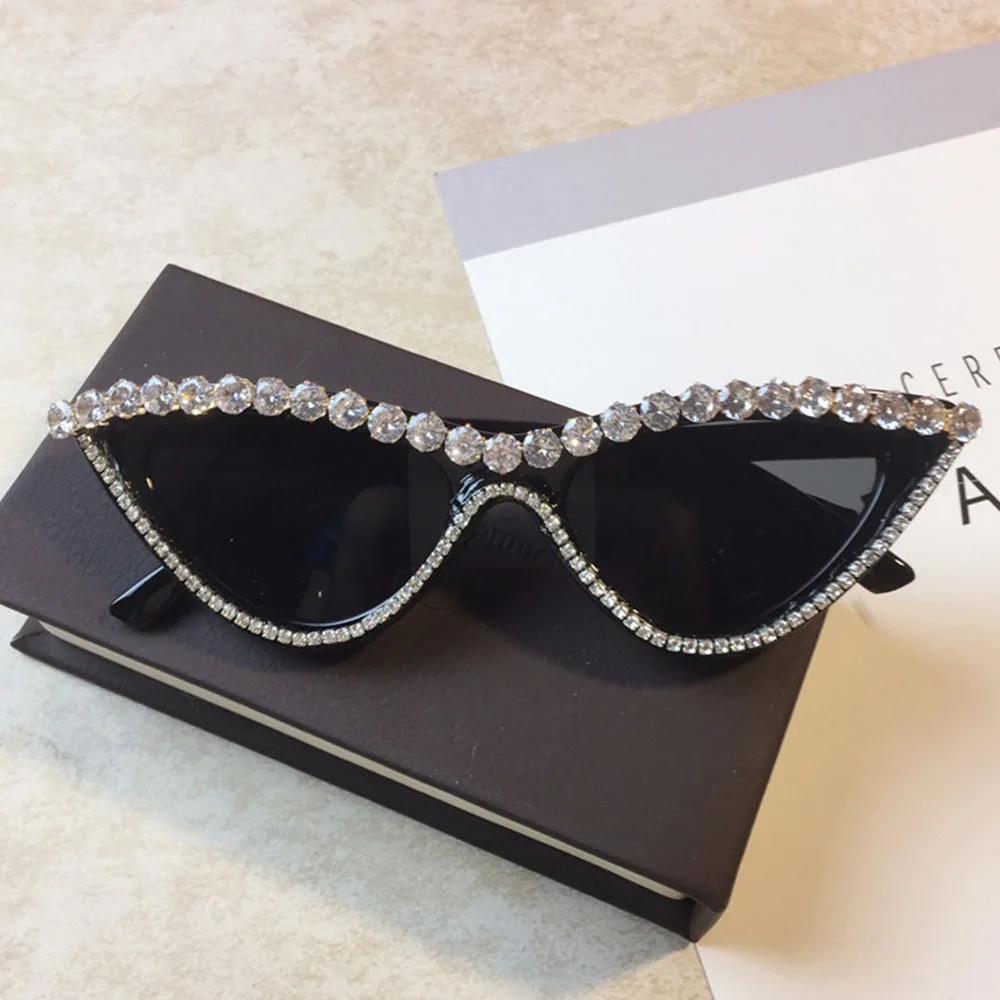 

Brand Luxury Mosaic Diamond Cat Eye Sunglasses Women Exquisite Vinatge Triangle Cateye Glasses Women's Crystal Designer Lunette