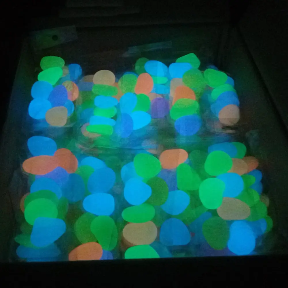 

50pcs Glow in the Dark Garden Pebbles Glow Stones Rocks for Walkways Aquarium Decor Plants Garden Yard Luminous Stones
