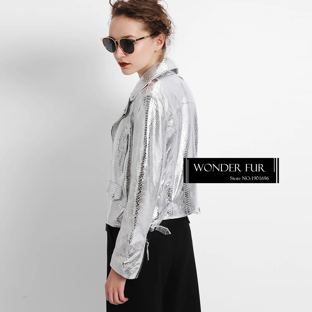 Блестящий питоновый узор с покрытием серебряная пленка кожаная куртка Креативный дизайн натуральная овчина пальто для женщин тонкая кожаная верхняя одежда