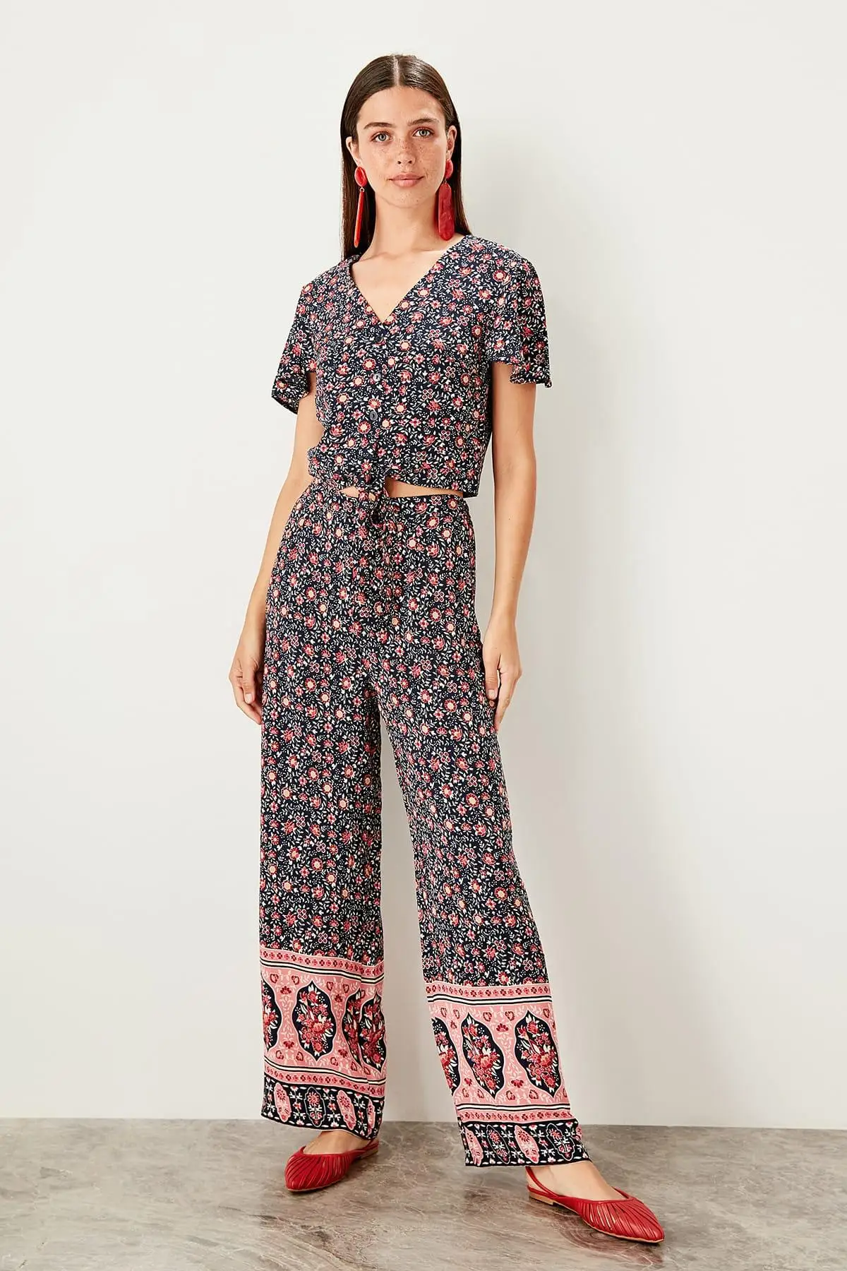 

Trendyol Navy Blue Patterned Pants TWOSS19PL0075