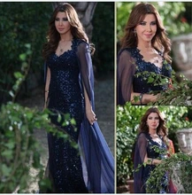 2017 Dubai Nahen Osten Nancy Ajram Promi Abendkleider Mermaid Dark Navy V-ausschnitt Pailletten Spitze mit Schal Lange Formale Prom