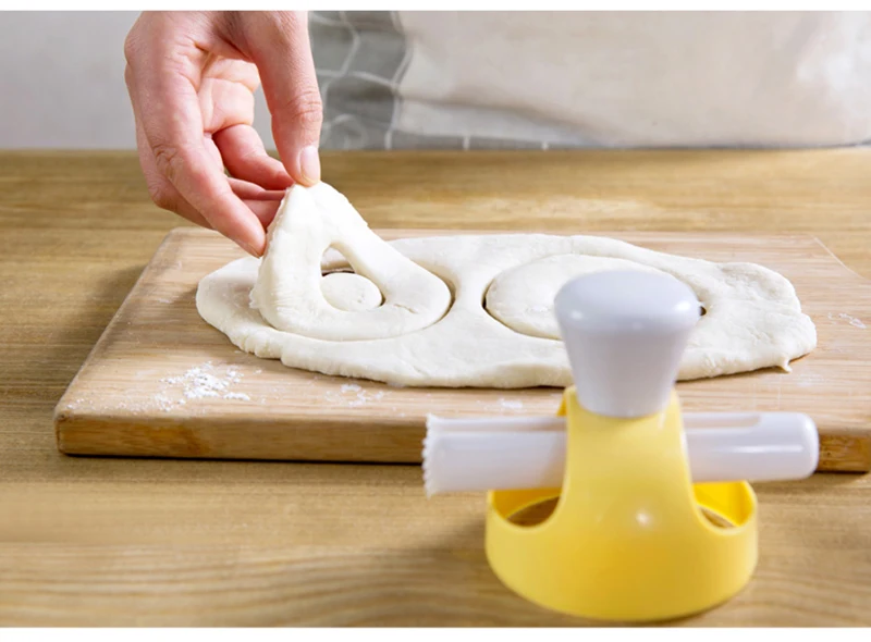 TUUTH Hand Pressure Yellow Donut Mold Kitchen Baking Tools Cute DIY Cake Dessert Molds Cake Decorating Kitchen Tools6