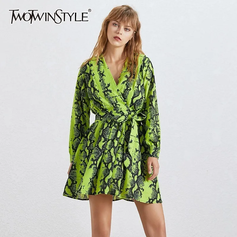

TWOTWINSTYLE Sexy Snake Print Dress For Women V Neck Long Sleeve High Waist Lace Up Mini Dresses Female 2019 Fashion New
