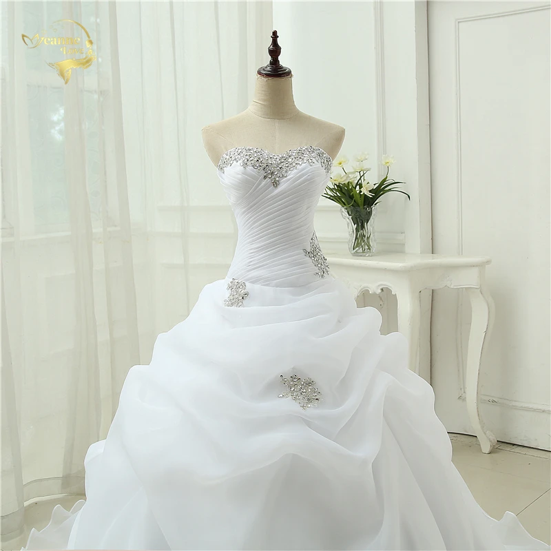 A-line Sweetheart Beading Wedding Gown