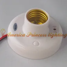 Звуковая и световая управление держатель лампы E27 винт может быть доступна для энергосберегающих ламп светодиодный с большими карманами на ногах