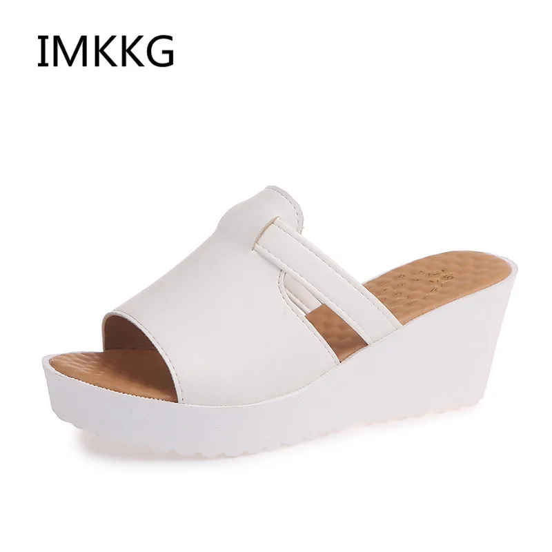 

2018 Summer women slippers Open Toe Thick Soled Outside flip flops shoes women Wedges Flat Slides Slippers V056