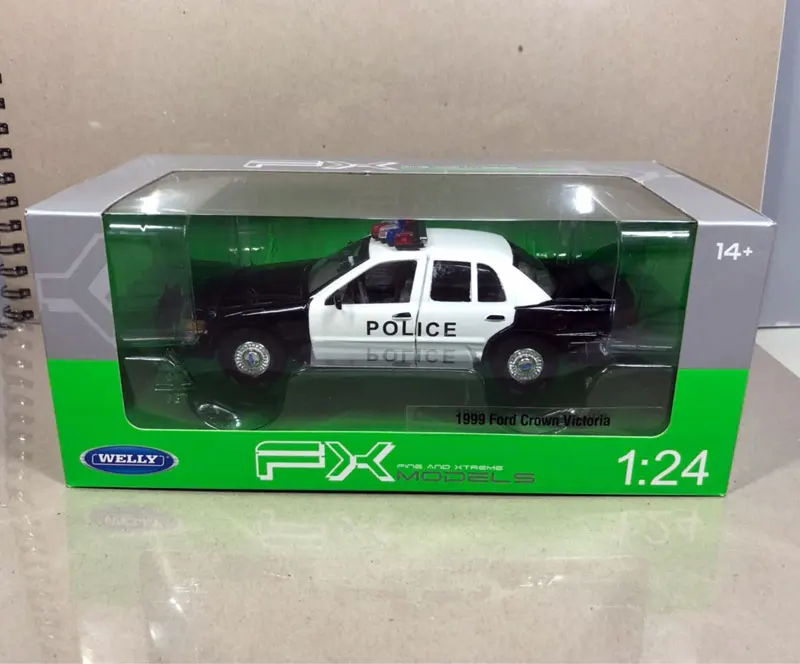 WELLY 1/24 масштаб США 1999 Ford Crown Victoria литая металлическая модель автомобиля игрушка для подарка/коллекции/детей - Цвет: Черный