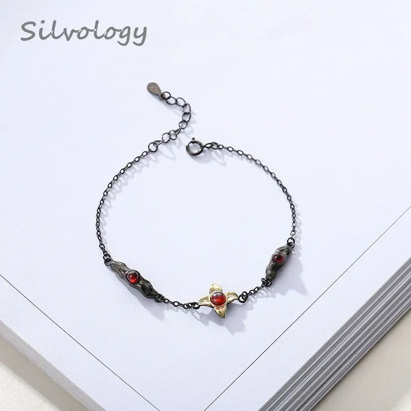 

Silvology 925 Sterling Silver Natural Garnet Flower Bracelets Original Office Bracelets for Women Students Birthday Jewelry Gift