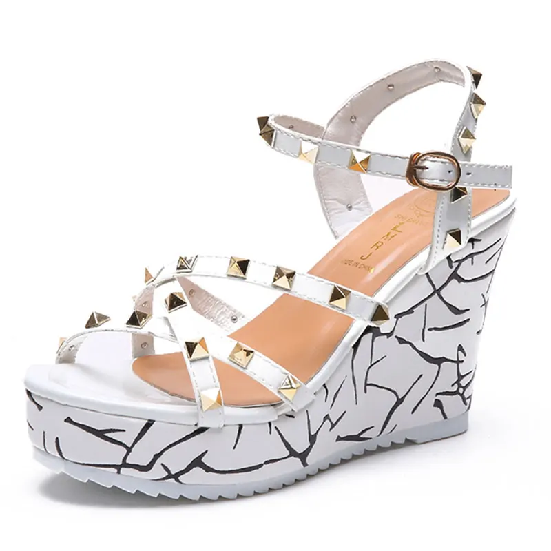 

Wedge sandals female summer 2019 new word buckle rivet thick platform waterproof sandals wedge with open toe wild shoes