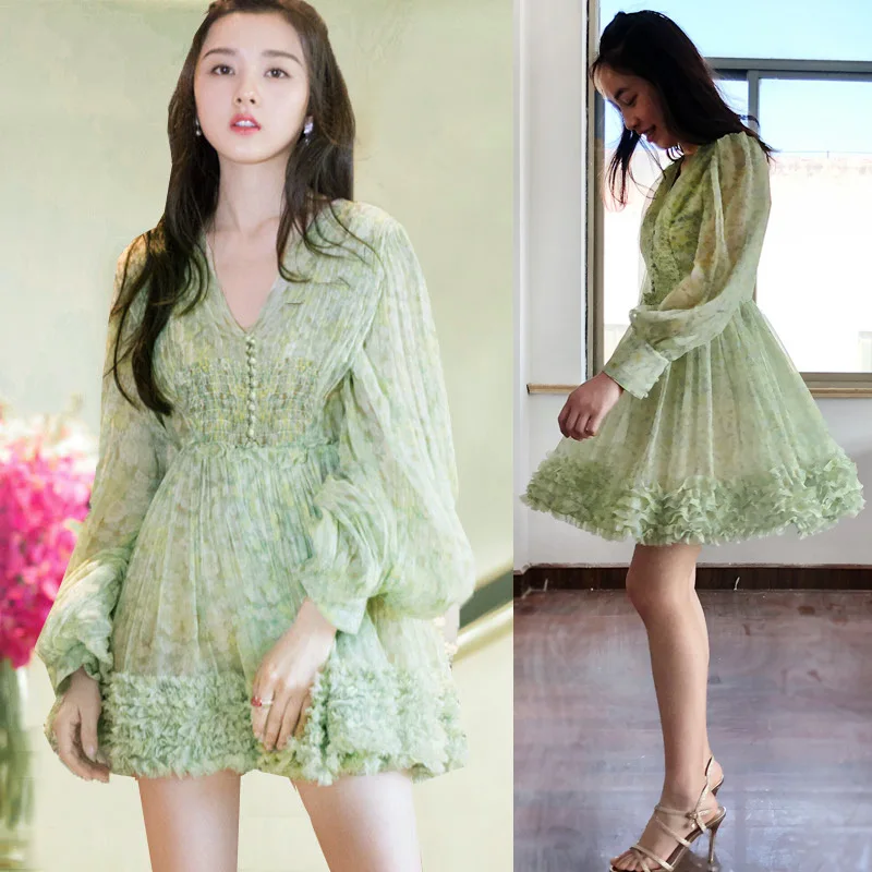 

Summer and Song Zuer's French Retro V-collar Fragmented Flower Sexy Holiday Medium-sleeved Fairy Dress 8740