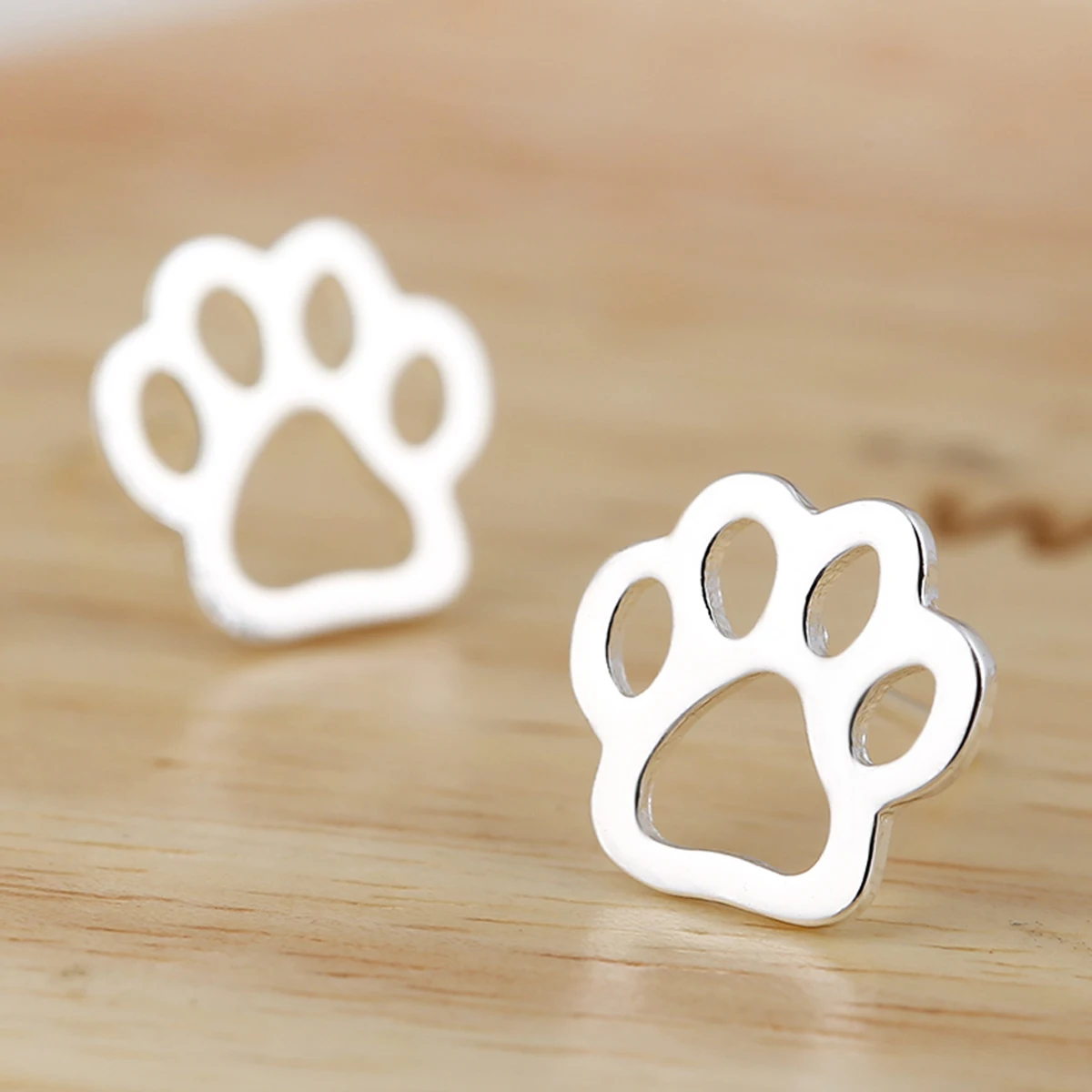 1 pair vintage cute paw print earrings shellhard tiny cat dog paw print