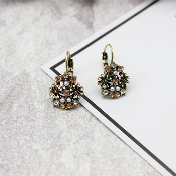 

Complicated Flower Charming Earrings Rhinestone Crystal Bead Inlaid Body Ear Jewelry Delicate Women Daily Pendant Earrings