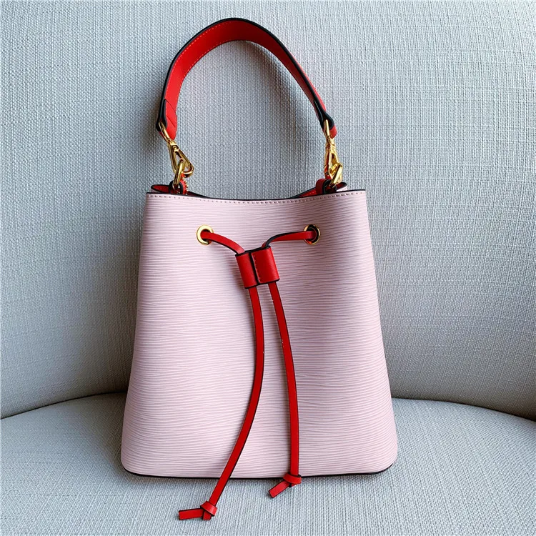 

2019 new cowhide water wave ladies bucket bag color handbag ladies shoulder fashion bag.
