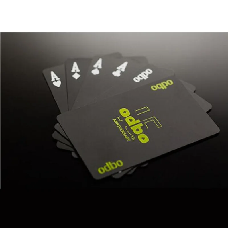 Koop Gratis verzending Waterdichte nieuwigheid plastic pvc poker kaarten dek pure Zwarte kleur speelkaart set collection speciale poker set