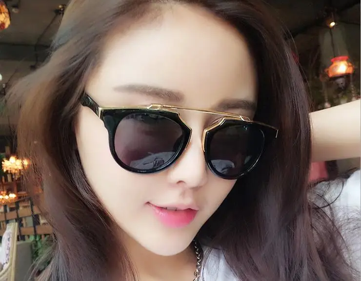 

The new 2016 D home retro sunglasses Hello Lena with glasses Dazzle colour water silver dollar frame sunglasses