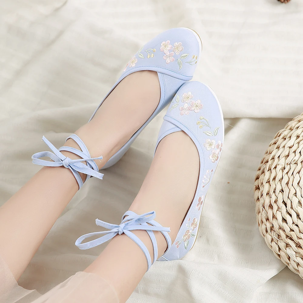 Cherry Blossoms Women Embroidered Shoes Chinese Hanfu Shoes With 