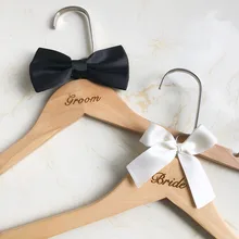 Персональная Свадебная Вешалка, 1 пара невесты и жениха Вешалка для свадебного платья, пользовательское имя деревянная вешалка, Свадебная Вешалка невесты