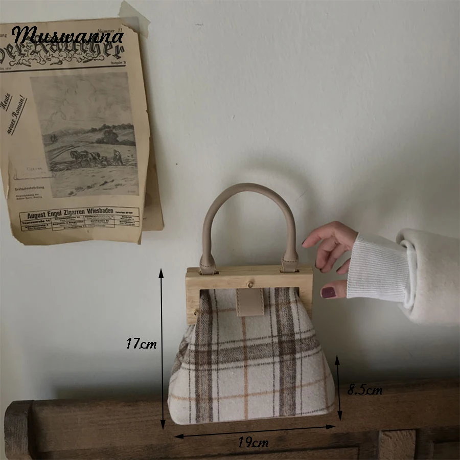Luxury Vintage Plush Leopard Women Handbag Wool Plaid Shoulder Messenger Bag Designer Wooden Clip Evening Bag Mobile Phone Bag Luxury Vintage Plush Leopard Women Handbag Wool Plaid Shoulder Messenger Bag Designer Wooden Clip Evening Bag Mobile Phone Bag
