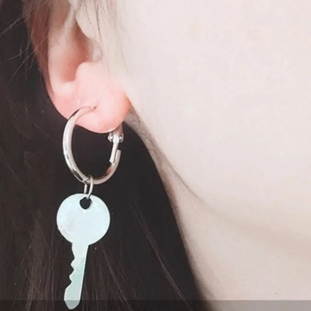 

Personality Key&Lock Asymmetric Pendant Earring Simple Metal Circle Ear Hoop Fashion Jewelry Accessory Gift For Women Girls