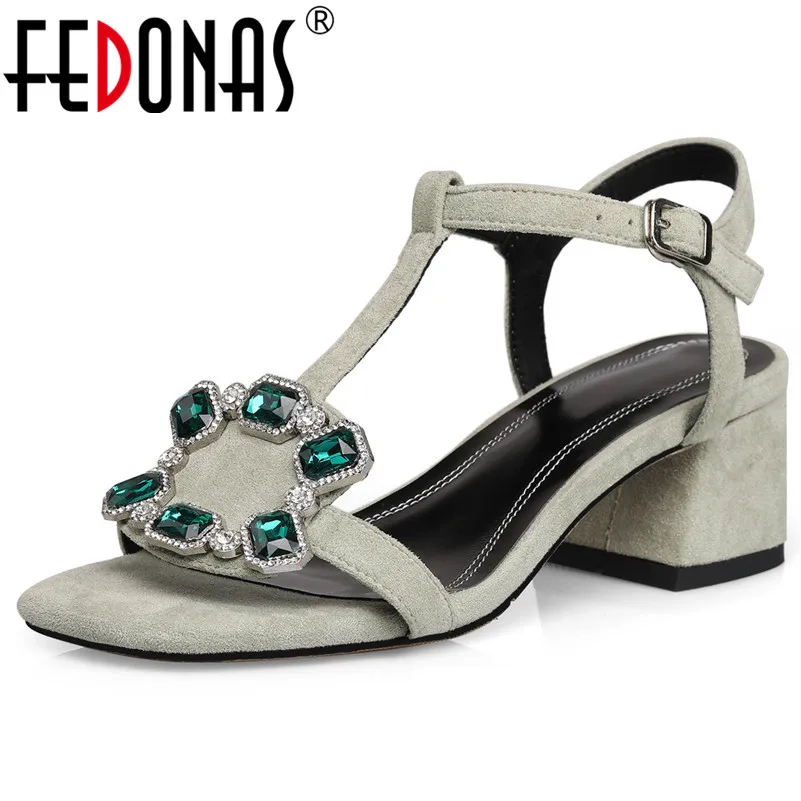 

FEDONAS Women Pumps 2019 New Vintage Flock Crystal Decoration Middle High Heels Summer Party Casual Shoes Woman Fashion Sandals
