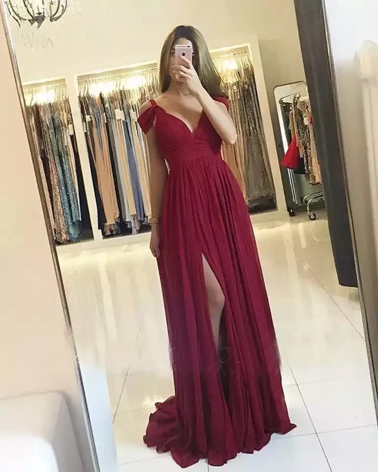 

Custom Made V-Neck Sleeveless Floor Length Chiffon Pleated Bridesmaid Dresses Cheap Chiffon Court Train Bridesmaid Gowns