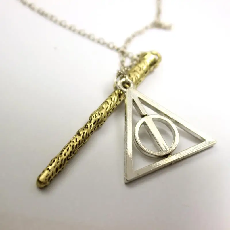

Bellatrix Lestrange Death Eater Mask Alloy Pendent Necklace Knights of Walpurgis Vintage Silvery Gift For Women Movie Jewelry