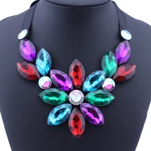 Абсолютно новые Стразы драгоценный камень кристалл большое ожерелье-чокер с цветами массивные Макси ожерелья черная лента Регулируемый воротник ожерелья