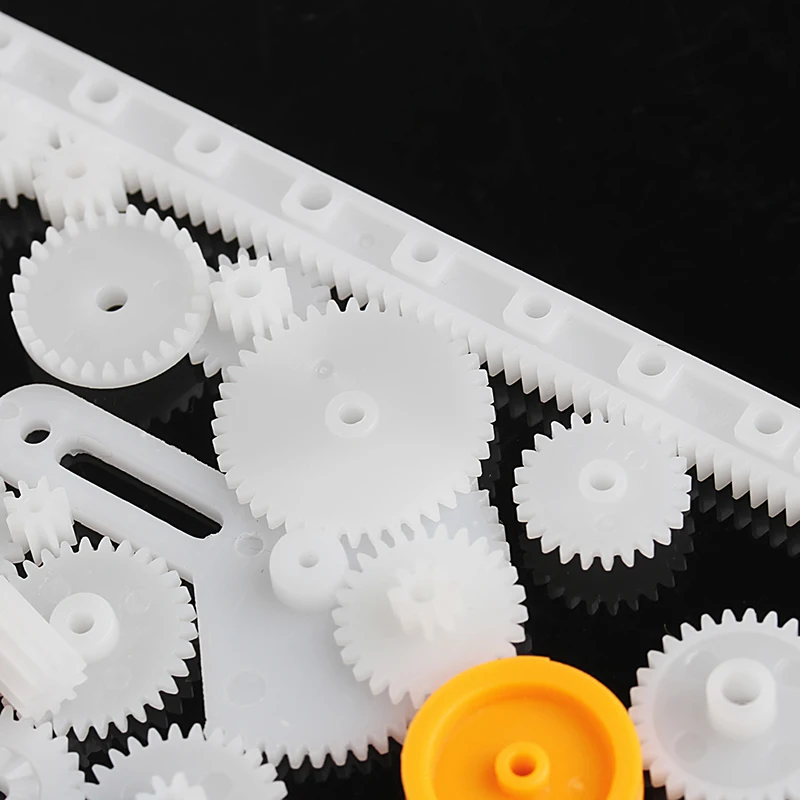 19pcs Set di ingranaggi in plastica Set di ingranaggi del motore Ricambi per auto robot giocattolo Automobili fai da te Taglie varie
