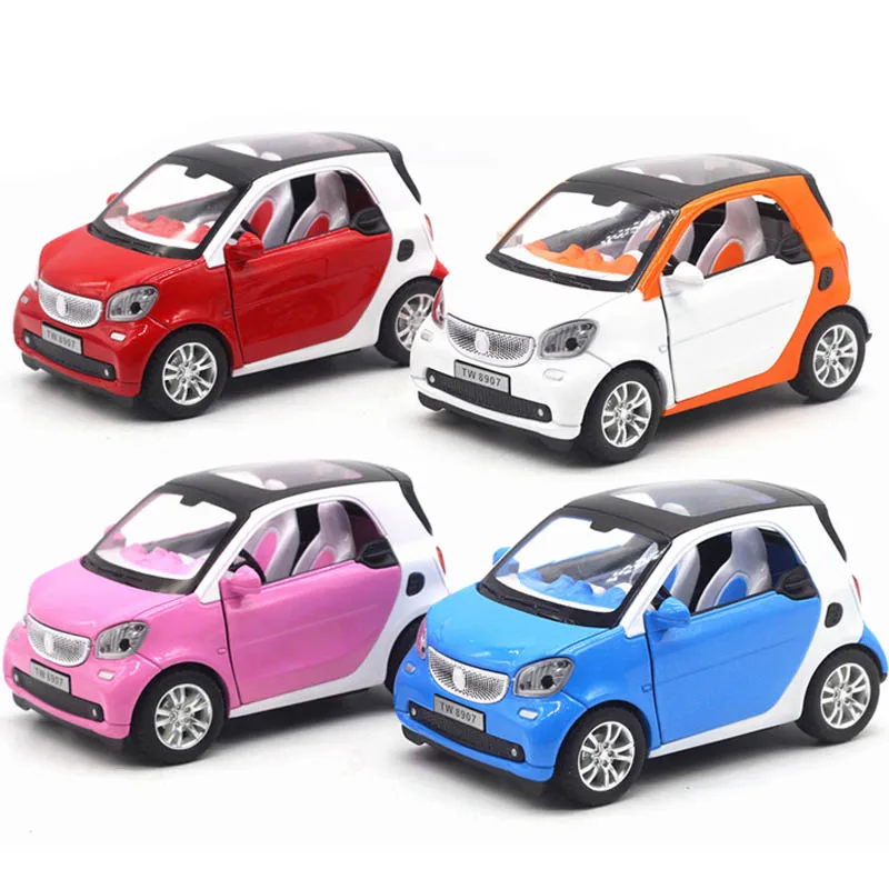 

New 1:24 SMART FOR TWO Alloy Car Model Baby Toy Educational With Pull Back Musical Flashing For Boys Kids Gifts Free Shipping