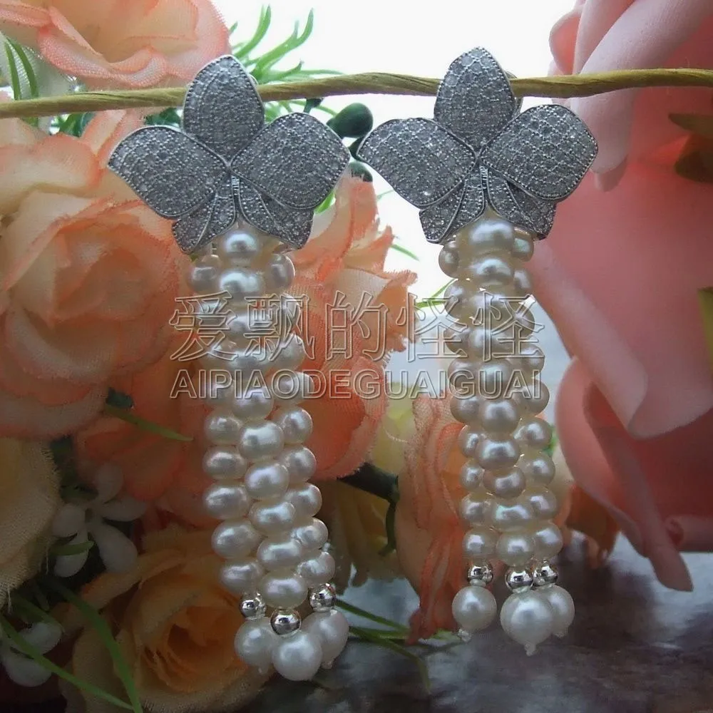 

Women's 2.5'' 4-5MM White Pearl CZ Earrings