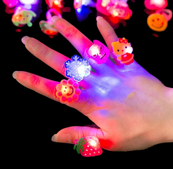 100pcs/lot Random Kids Toy Led LED Flashing Light Ring Blinking Party