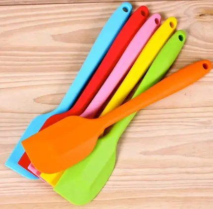 

2019 Silicone Scraper Cream Cake Spatula Mixing Batter Scraper Brush Butter Mixer Cake Brushes Baking Kitchenware Hot Sale Good
