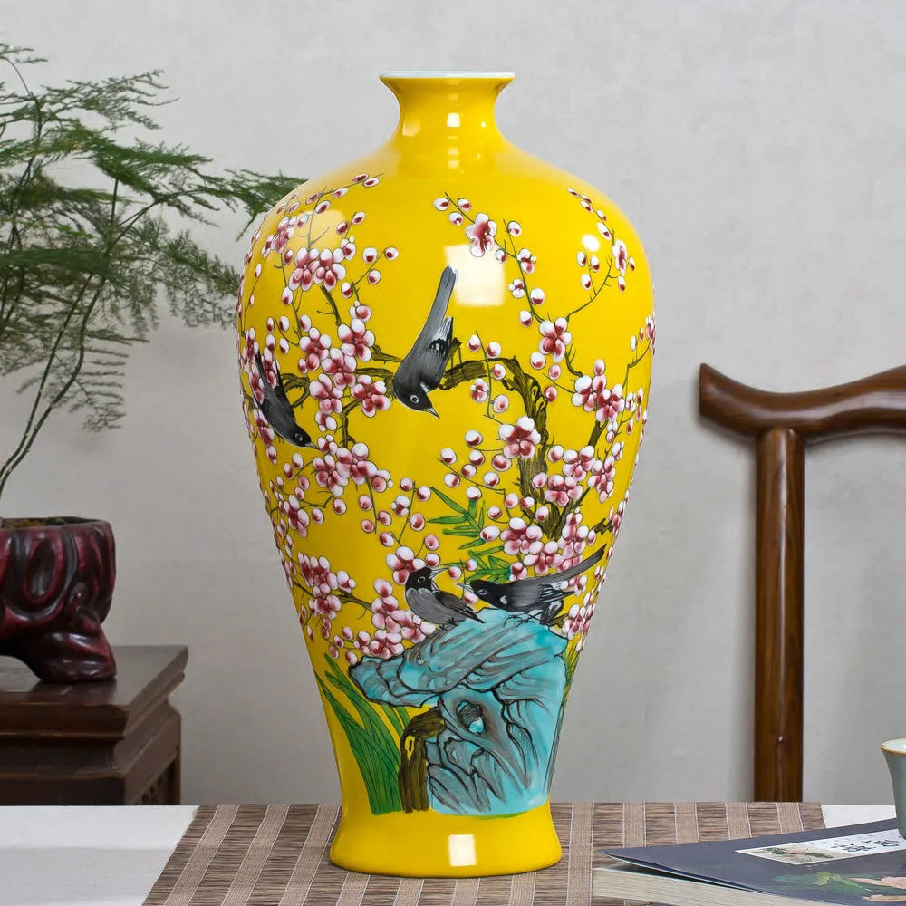 

Jingdezhen ceramic flower vase with hand-painted pastel yellow Chinese style living room decoration decoration table