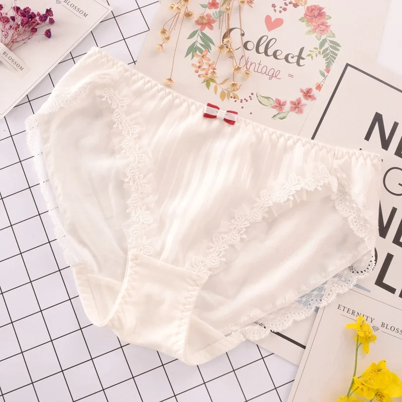 High Quality Cotton Soft Women Underwear Middle Waist Seamless Girl Panties Lace Flower Cute Lovely Sweety Exquisite Underpants