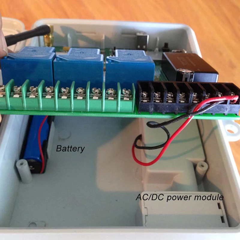 GSM-TOG Direct Factory GSM Remote Controller and three alarm input port ( Three big power Relay Control )