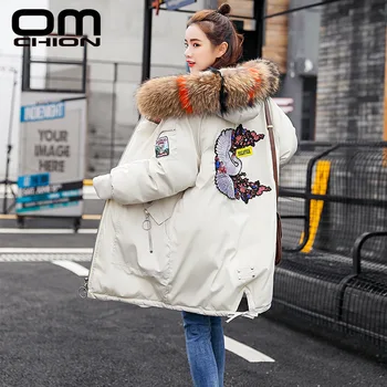 

OMCHION 2019 Faux Fur Hooded Long Parkas Winter Jacket Women Casual Embroidery Long Sleeve Warm Badge Womens Jackets LJK66
