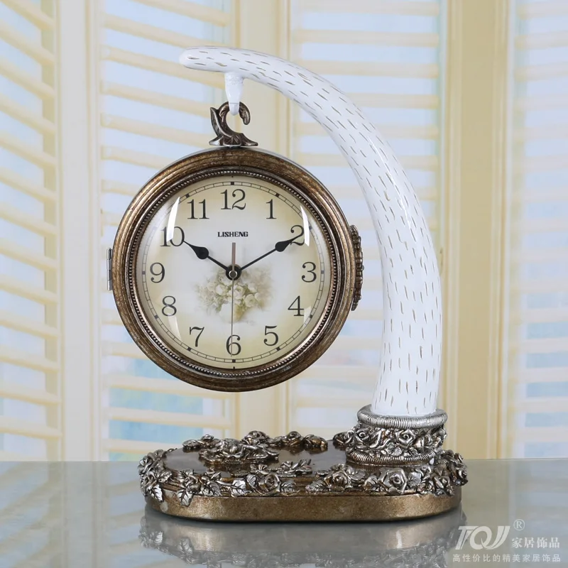 Clock Meijswxj двойной односторонний кронштейн часы настольные часы для прикроватного столика Смола немой Ретро настольные часы Reveil masa saati Relogio de mesa - Цвет: Clock