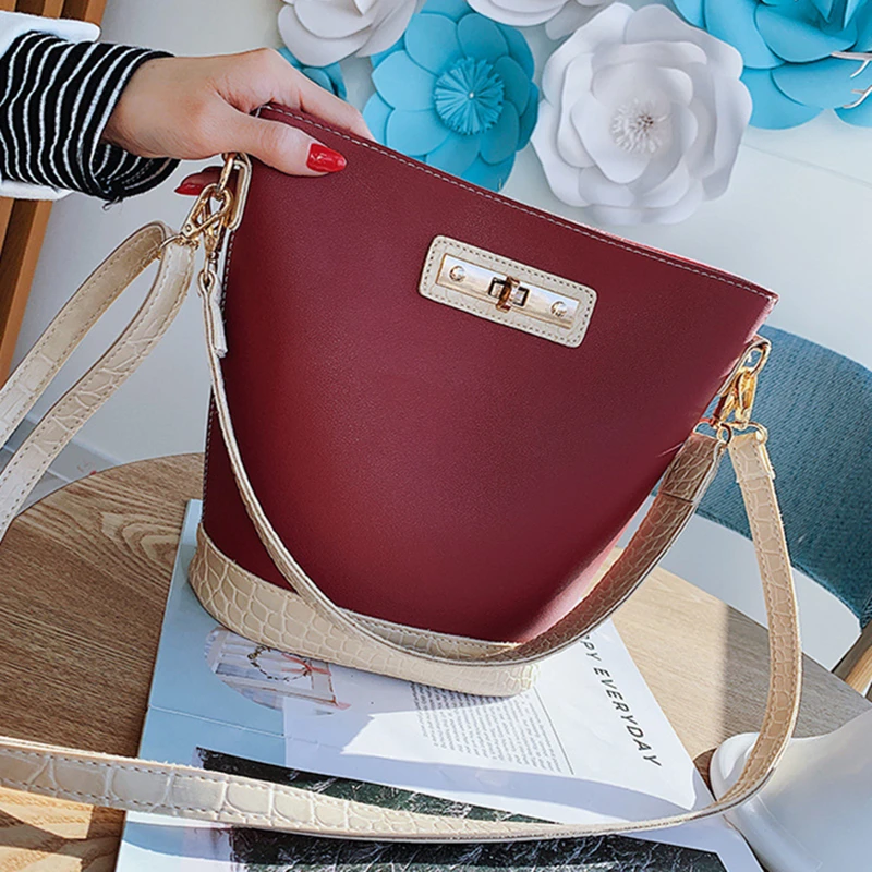 

Original Design 2019 Bucket Lock Shoulder Bags Girls PU Leather Retro Woman Crossbody Bags Solid Color Fashion Female 2in1 Bags