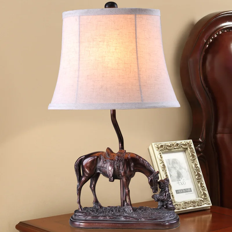 

YOOK 32*65CM Horse Statue Resin Table Lamp Retro LED Table Lamp for Bedroom Bedside Lamp 220V 110V E27
