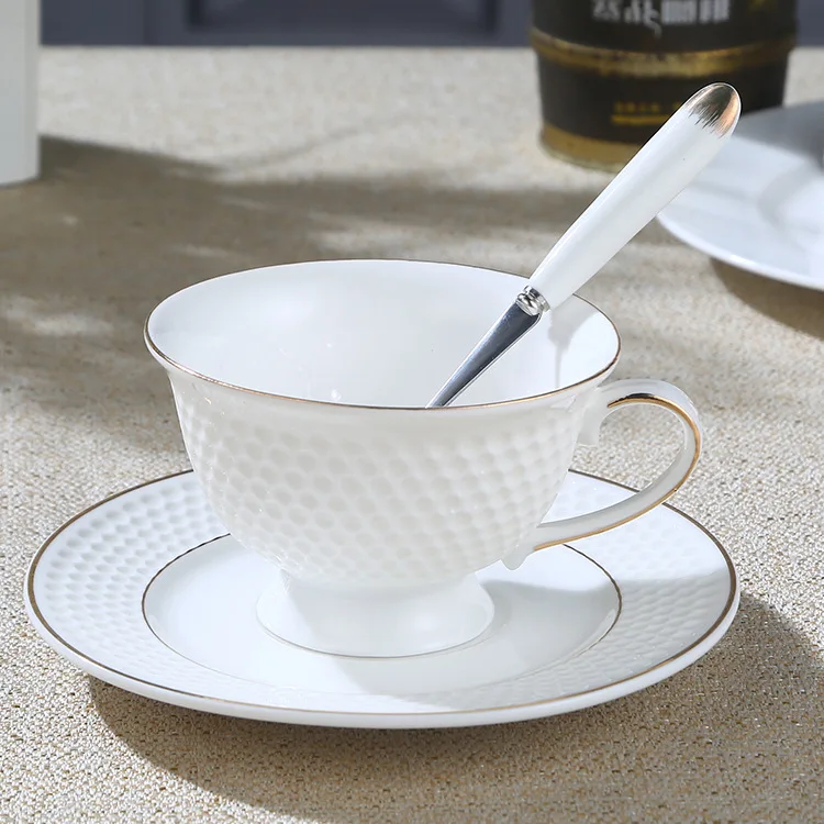 Европейский Керамика чашки блюдо творческий набор костяного фарфора Кофе чашка блюдце набор с ложкой простой день Чай Кубок - Цвет: 02 Set