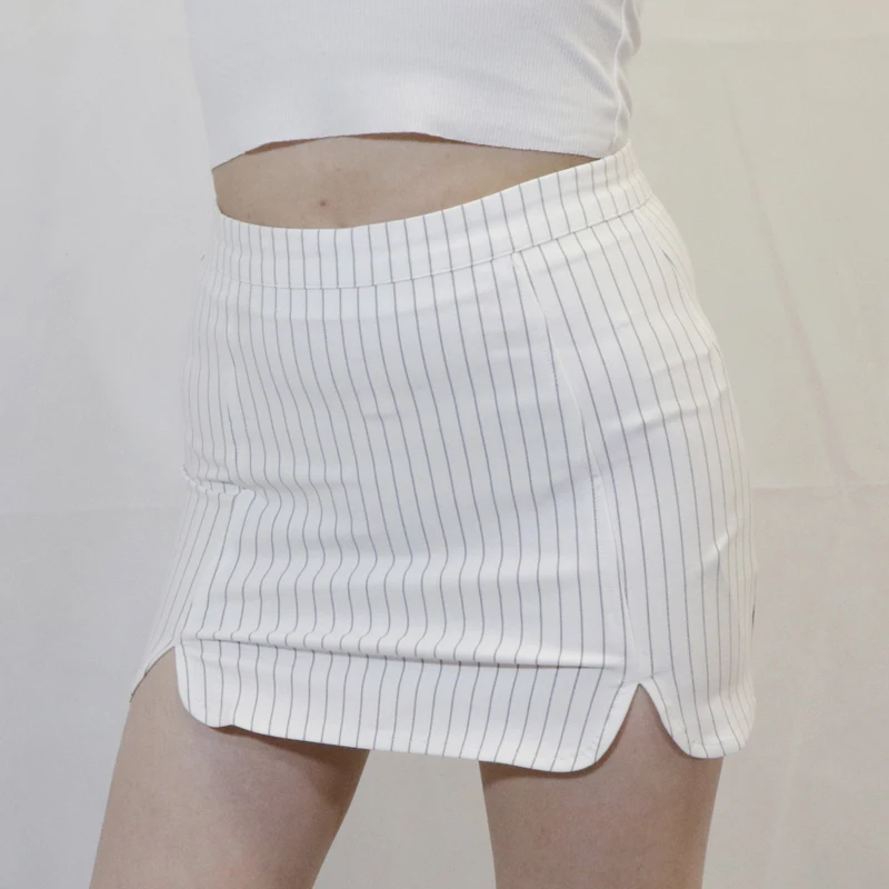 Женская Полосатая мини-юбка с двойным разрезом