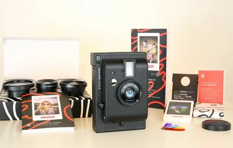 

Lomography Lomo'Instant black Edition 3 Lenses Combo Camera + Free mini film