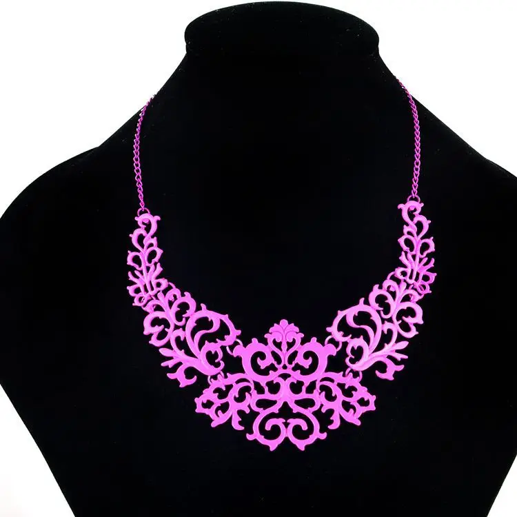 TDQUEEN цена металлическое ожерелье Новая мода крученый чокер для женщин Винтажная полая подвеска ожерелье