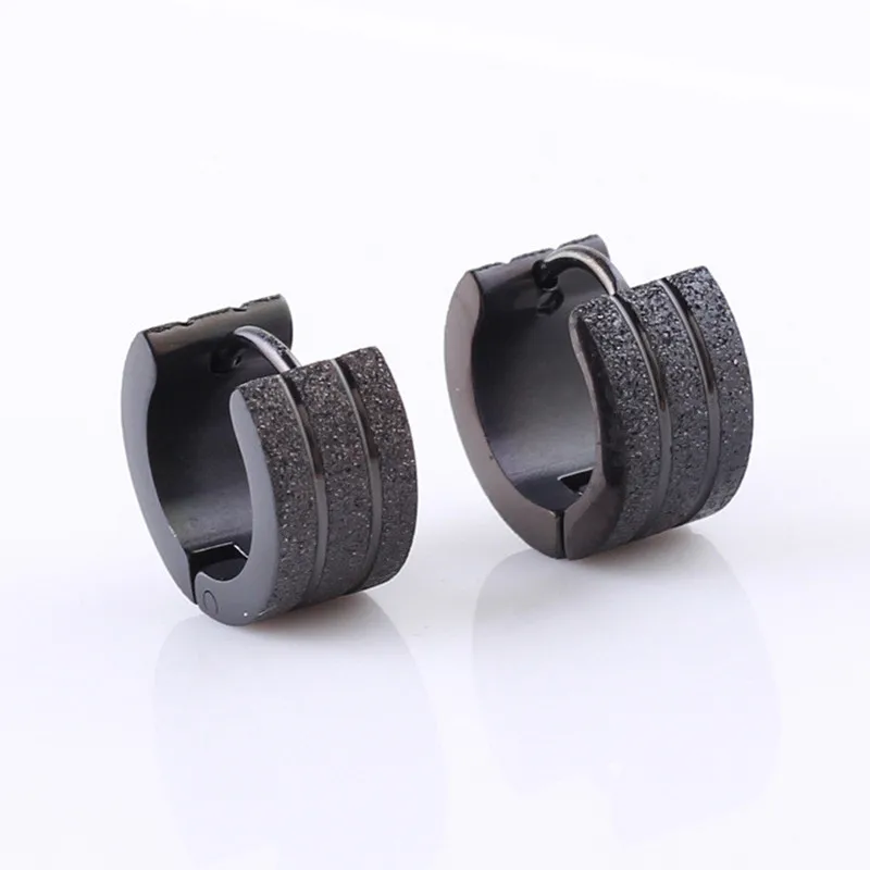 Модные женские туфли Для мужчин матовый Small Huggie Earrings Нержавеющая сталь поверхность песка цвет серебристый, золотой черный широкий обруч серьги