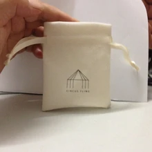 Fabricante directo de terciopelo barato bolso de lazo bolsa de la joyería al por mayor mostrar bolsa para regalos decoraciones collar de cosméticos reloj