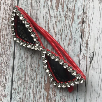 

Fashion Women Red Cat Eye Sunglasses Crystal Handmade Female Eyewear UV400 Luxury Diamond Sun Glasses Shades Eyeglass Promotion