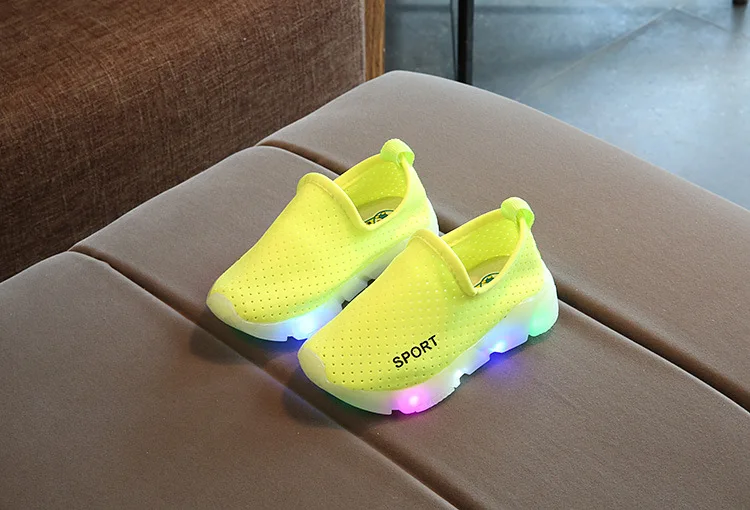 Новые светящиеся кроссовки davidyue для девочек и мальчиков, светящиеся светодиодные кроссовки с подсветкой, детская модная повседневная обувь на плоской подошве