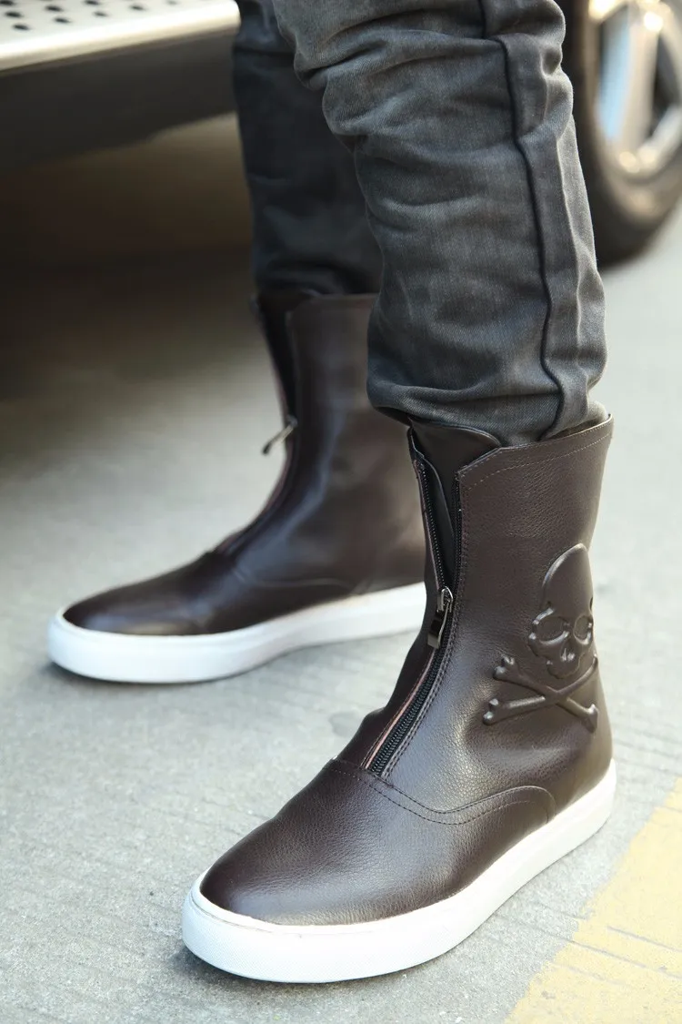 Модные ботинки в байкерском стиле из натуральной кожи с черепом в европейском стиле; мужские ботильоны с высоким берцем на молнии сзади; черные ботинки