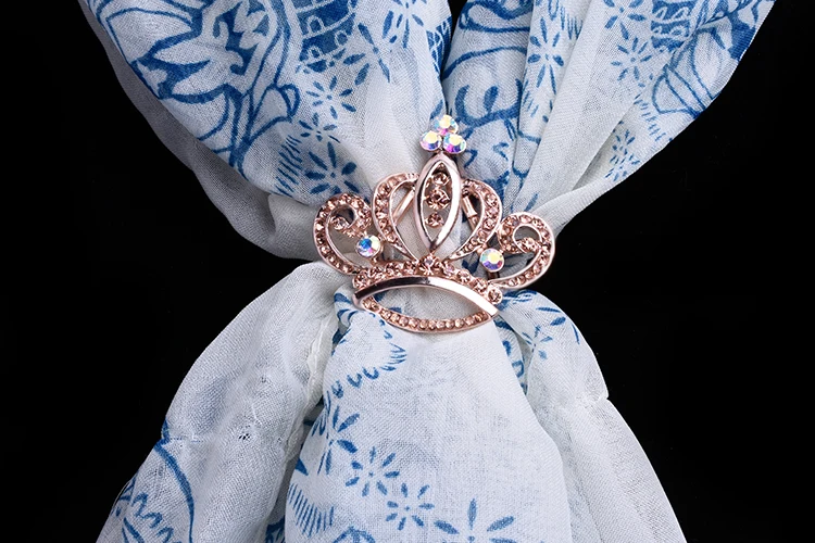 

2019 Fashion color crystal brooch luxury retro gold crown brooch for female zircon mosaic rhinestone pin free shipping
