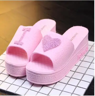 

2019 summer new Korean version of home shoes high-heeled slippers women's thick-soled anti-skid platform leisure wedges slippers